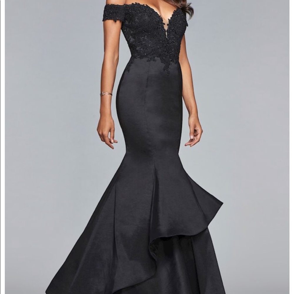 NWT Faviana 10103 Black Off Shoulder Prom Dress